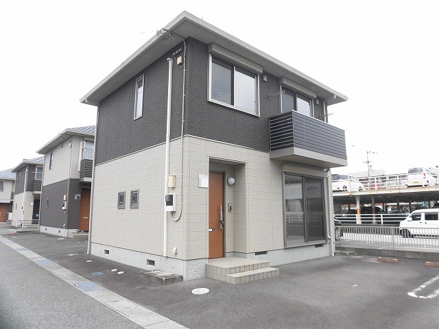 高知市大津乙、２階建て２階中部屋１ＬＤＫ♪
