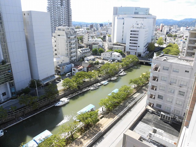 堀川沿いなので春は桜も楽しめます 堀川沿いなので春は桜も楽しめます