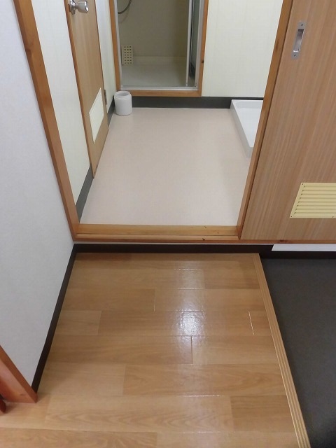 玄関横が洗面所 玄関横が洗面所