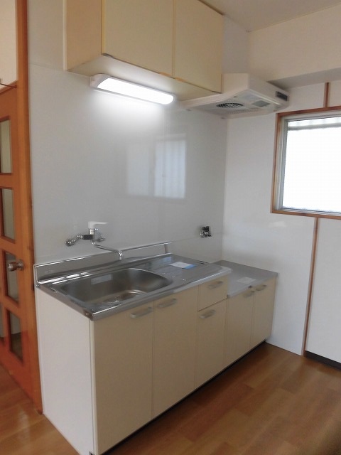 キッチンは壁付けタイプ キッチンは壁付けタイプ