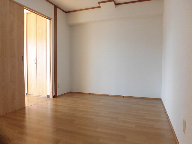 リビング西隣、6帖洋室 リビング西隣、6帖洋室