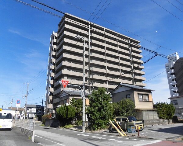 高知市新田町 13階建て分譲マンションの12階角部屋の3LD☆ 高知市新田町 13階建て分譲マンションの12階角部屋の3LD☆