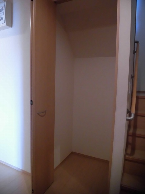 階段横の収納 階段横の収納