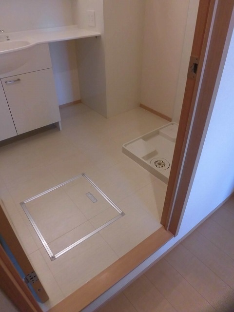 (2階)洗面脱衣所 (2階)洗面脱衣所