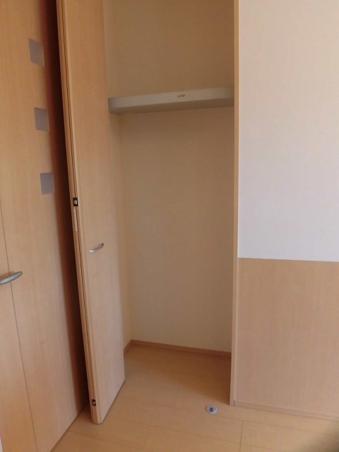 キッチン横の物入 キッチン横の物入