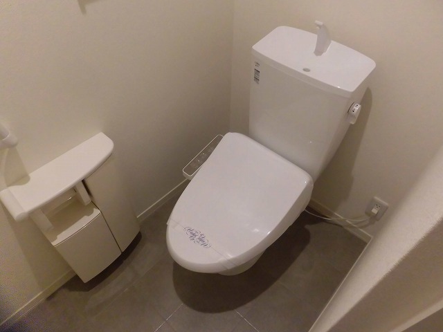 温水洗浄便座付トイレ 温水洗浄便座付トイレ