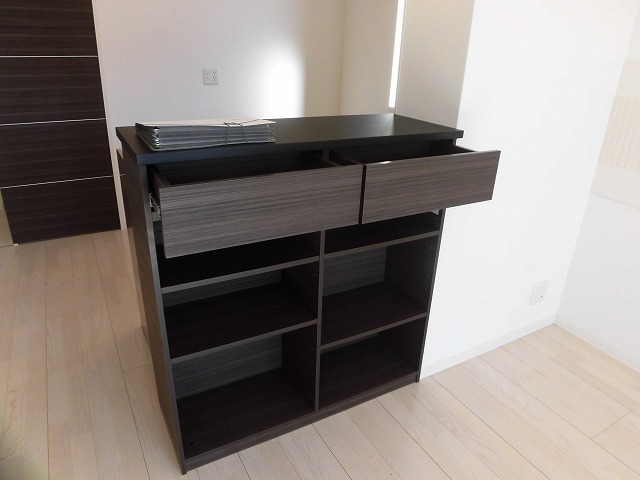 キッチンカウンター前の収納 キッチンカウンター前の収納