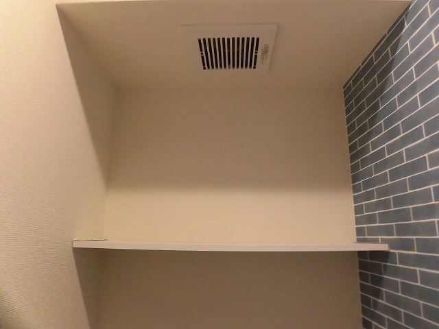 トイレ上部の棚 トイレ上部の棚