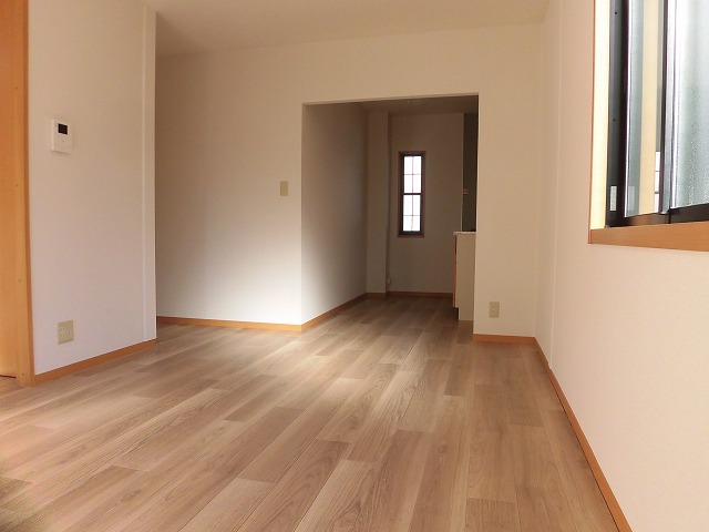 東側にも窓があります 東側にも窓があります