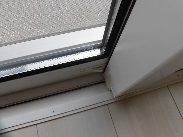 窓枠下の防犯ロック 窓枠下の防犯ロック