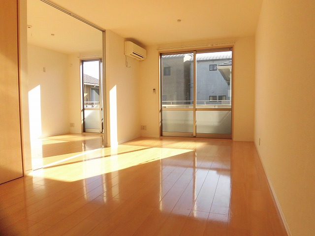 12帖のリビング(写真は中部屋のものです) 12帖のリビング(写真は中部屋のものです)