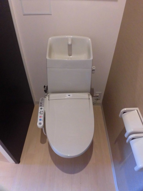 温水洗浄便座付トイレ 温水洗浄便座付トイレ