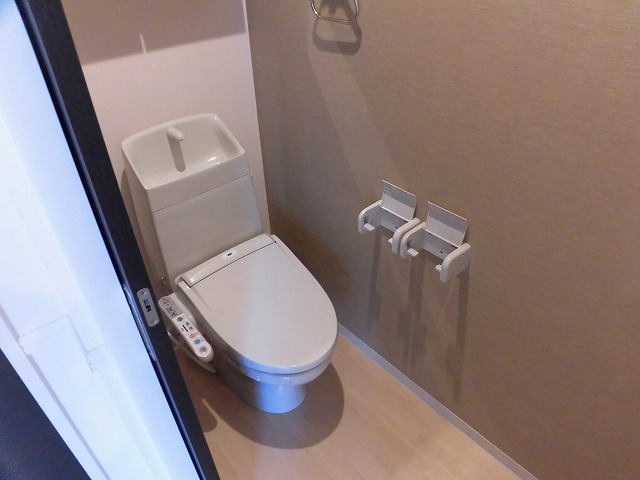 温水洗浄便座付トイレ 温水洗浄便座付トイレ