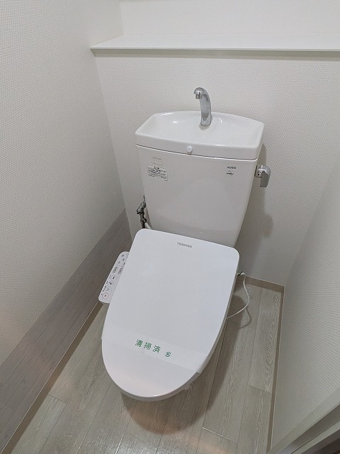 温水洗浄便座付トイレ 温水洗浄便座付トイレ