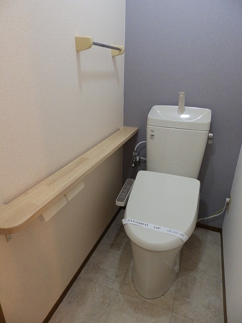 棚付きペーパーホルダー新設★ 棚付きペーパーホルダー新設★