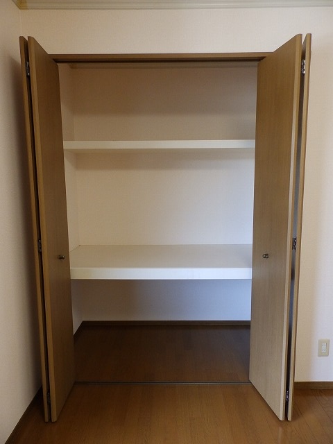 洋室の物入 洋室の物入