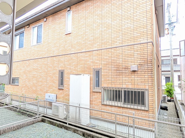 眺望(南側に一戸建てあります) 眺望(南側に一戸建てあります)