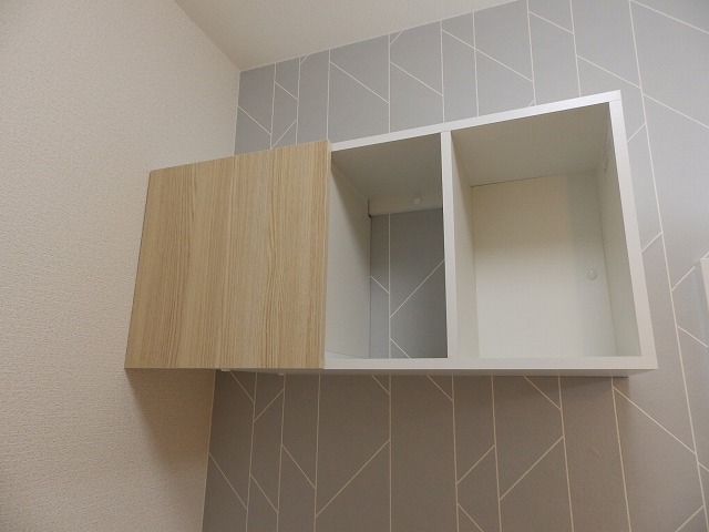 上部の収納棚 上部の収納棚