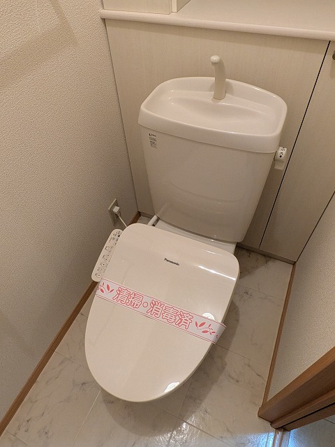 温水洗浄便座機能付きトイレ 温水洗浄便座機能付きトイレ
